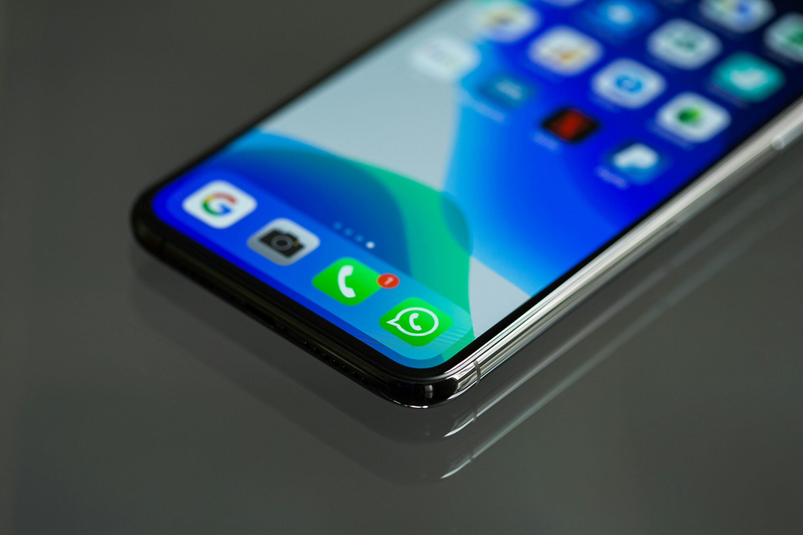 Teléfono móvil con whatsapp